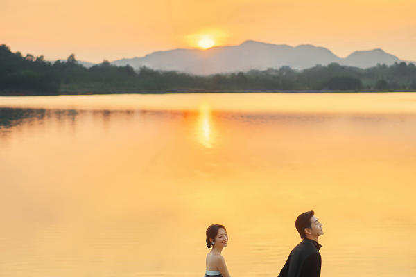 浪漫夕阳电影感婚纱照，拍它准没错~