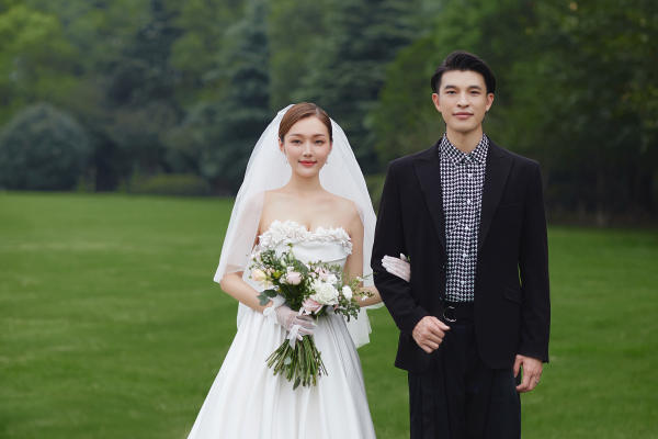 「草坪婚纱照」定制故事感婚纱照
