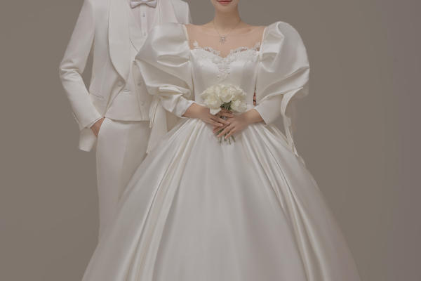 【岸芷汀兰婚纱摄影】仪式感满满的高定缎面泡泡袖婚纱照