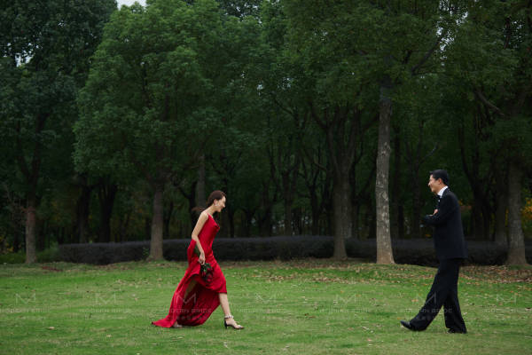 【浪漫纪实】电影质感婚纱照/总监团队+送品牌西服