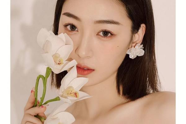 简约室内婚纱照