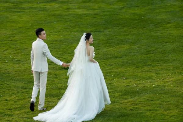（车费门票全包）婚纱照特惠婚纱摄影