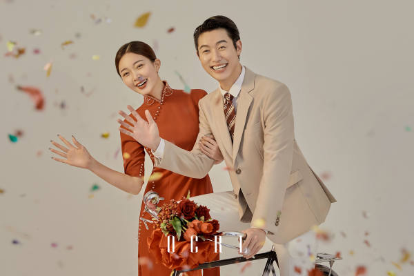 真好看，婆婆选做手机屏保的旗袍婚纱照