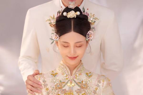 JUJIAO & 新中式轻奢秀禾婚纱照
