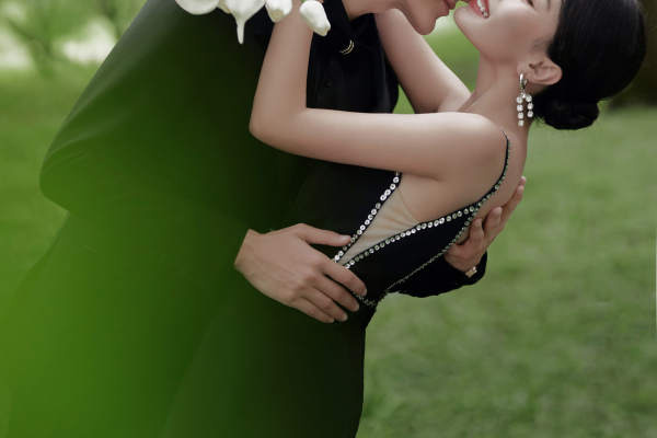必拍森系 | 扑面而来的清新草坪婚纱照！