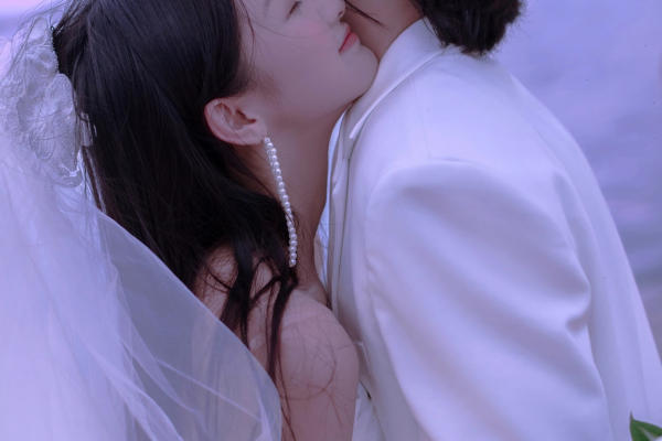 《风格任选  服装不分亲区》婚纱照 一价全包婚纱摄影