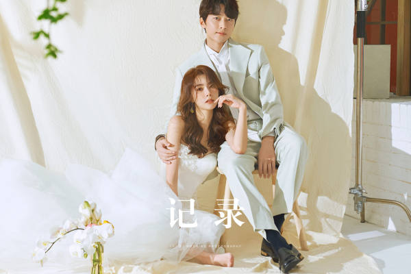 不踩雷的极简韩式婚纱照！心动一万次~