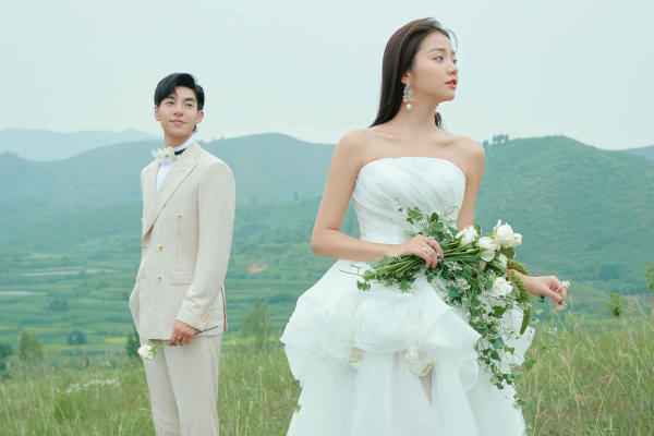 【本季热卖】婚纱照10服10造丨风格任选