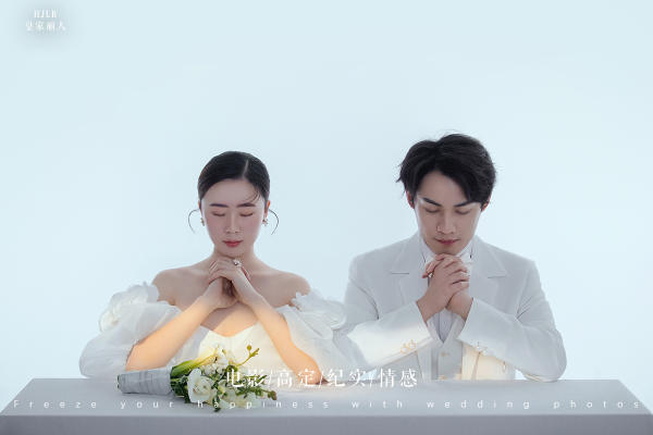 丨抢占档期丨定制婚纱照√电影风婚照√网红外景