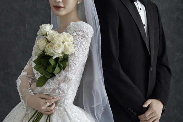室内肖像极简婚纱照