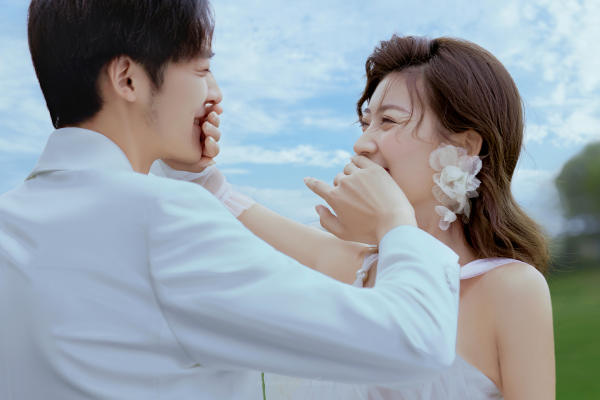 年轻优雅范《韩志系》列定制化婚纱照