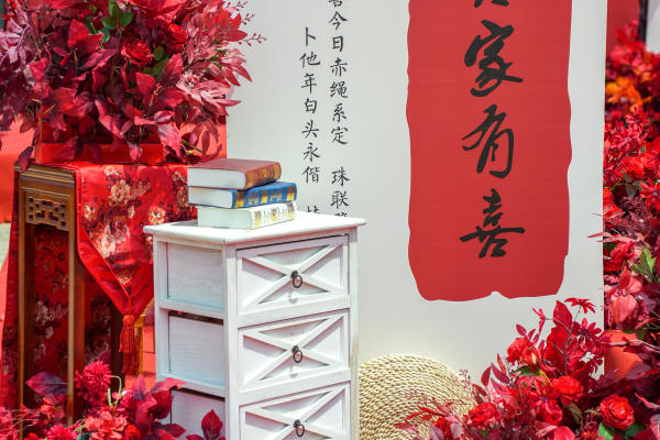 红色新中式婚礼（不包含人员）