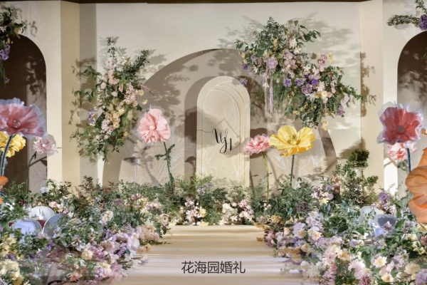 繁华从中万物生长 浪漫基调融入调色盘
