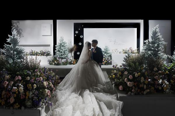 手牵手婚礼定制 | 小众极简风婚礼