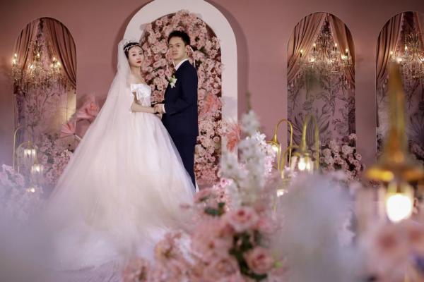 豆沙粉花园风婚礼