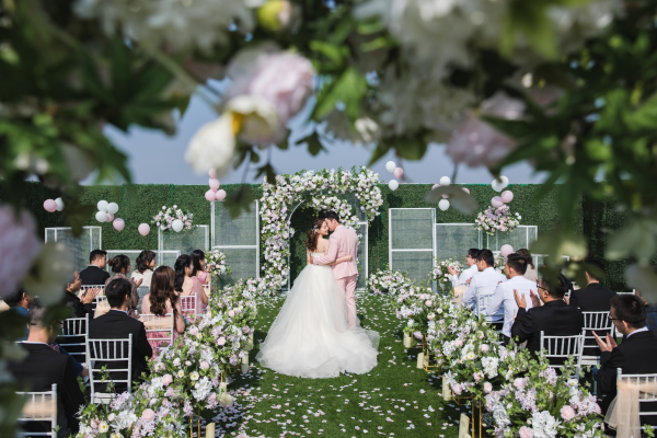 唯美草坪婚礼