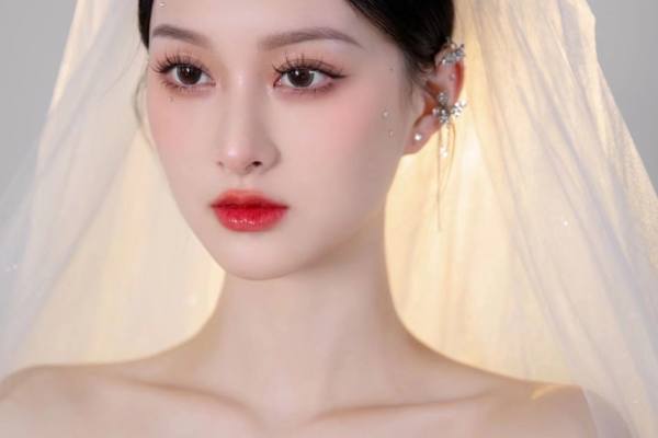 资深新娘跟妆1280元