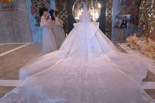 奢华女王婚纱