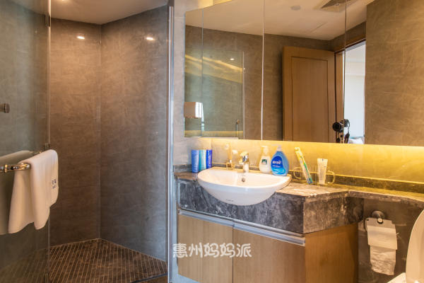 至尊皇家月子套房一对一护理