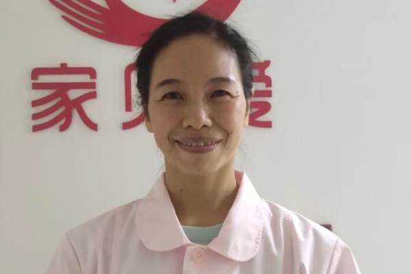 金牌育儿嫂