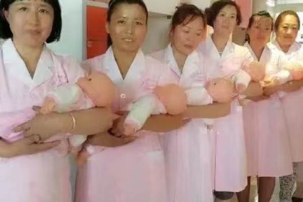 中级月嫂