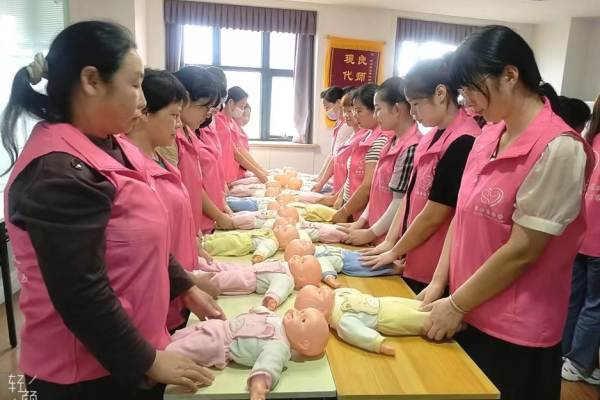 月嫂、育婴师