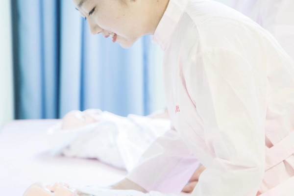 中级月嫂