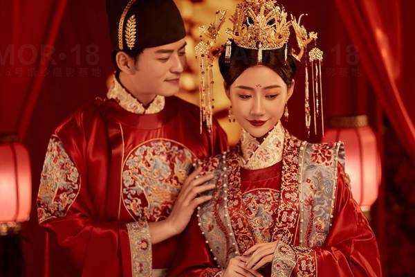 【必拍中式】一价全包、精修42张、婚纱摄影