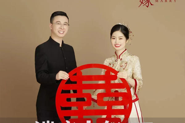 这就是我心中理想的秀禾服婚纱照呀！大家都夸好看