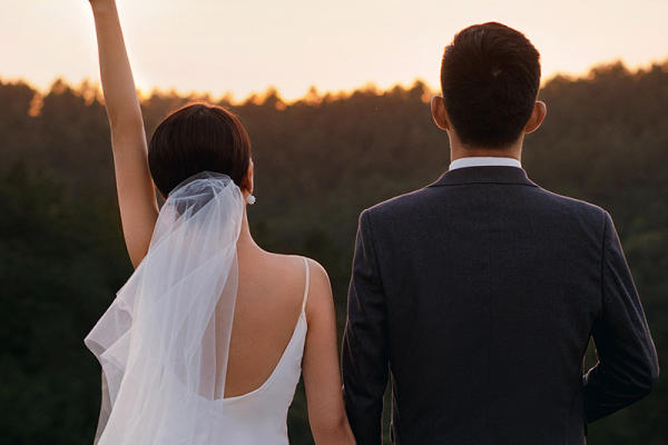山间纪实风系列 暗调电影感婚纱照！