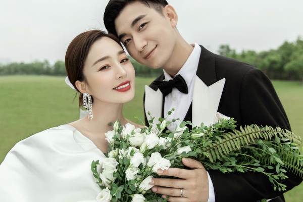 性价比套系+轻旅拍+英伦风婚纱照拍摄