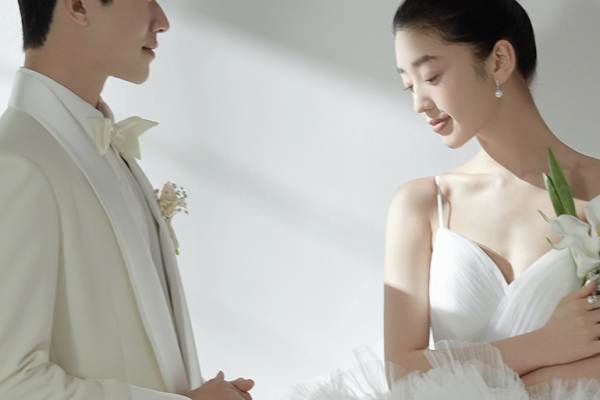 【爆款必拍】简约婚纱照/人气推荐