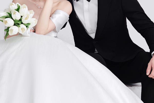 韩式简约婚纱照 澎湃爱意全部都给你！