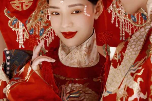 V派婚纱摄影会所明制汉服