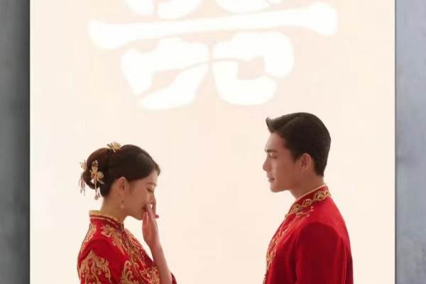 V派婚纱摄影室内喜嫁风