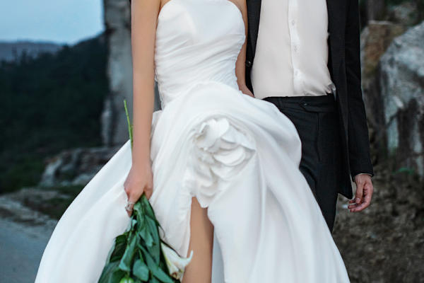山间纪实的电影感婚纱照 秒杀朋友圈！