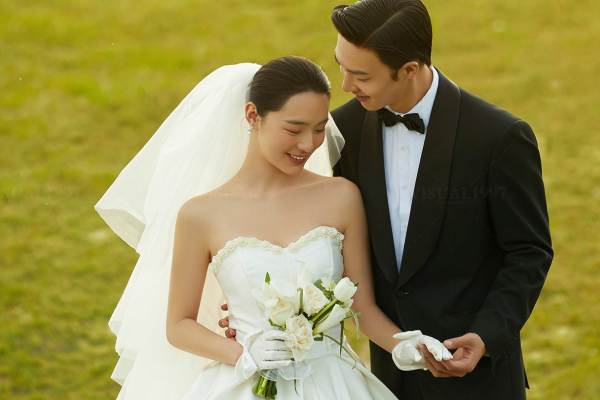 电影感系列-草坪婚纱照