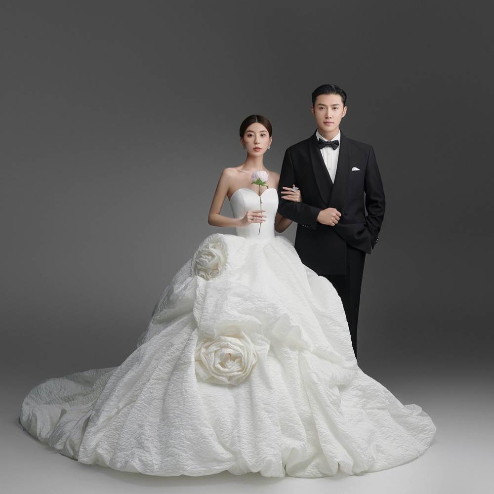 伯爵婚纱摄影(中原路店)