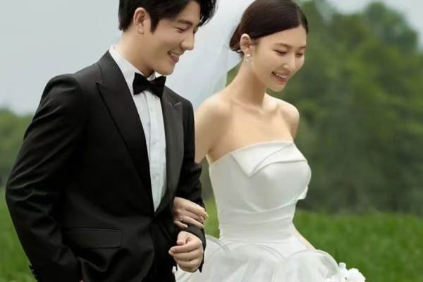 比电影还浪漫的电影草坪婚纱照❤️一眼爱上
