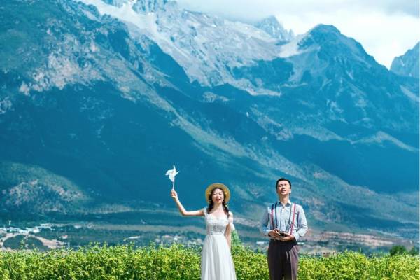 定3699元一套婚纱照送3套仅限制本月活动