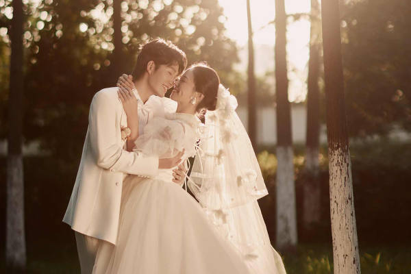 落日光影中的森系婚纱照·像爱情电影般浓烈