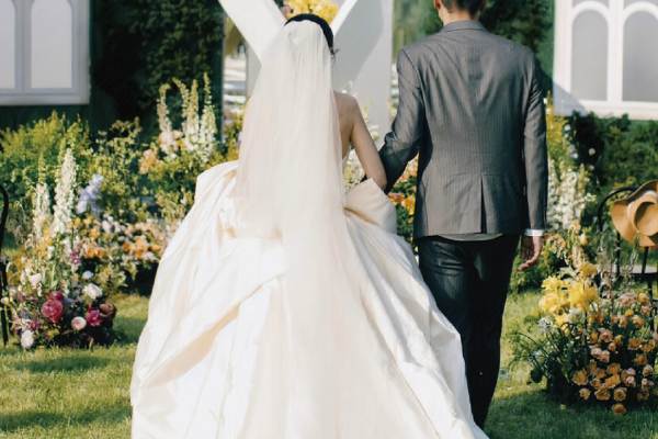 【爆款小预算】白绿户外草坪婚礼