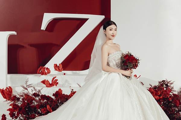 【百灵婚礼】简约红白高级秀场风婚礼