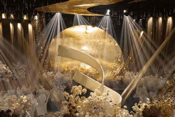 浮光跃金｜一场高贵、轻奢的小众黑金宴会风婚礼