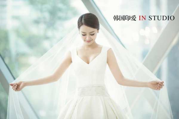 上花轿婚纱摄影