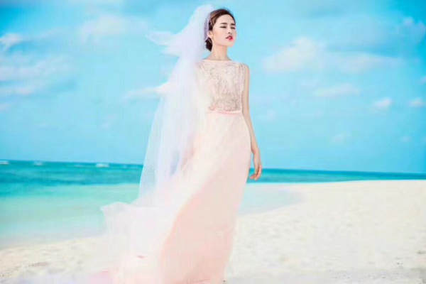 依依视觉婚纱摄影