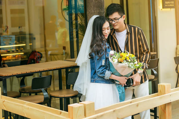 法蝶星语婚纱摄影(万达店)