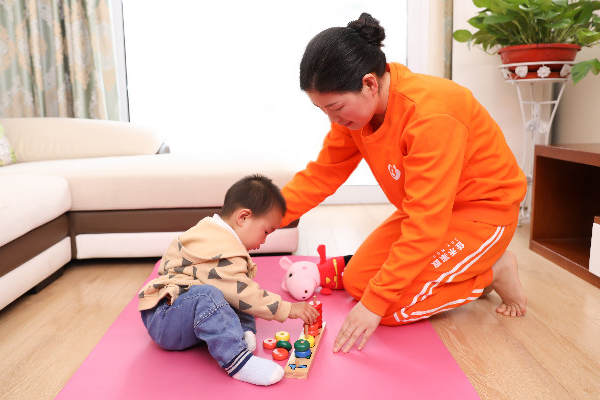 中级育婴师