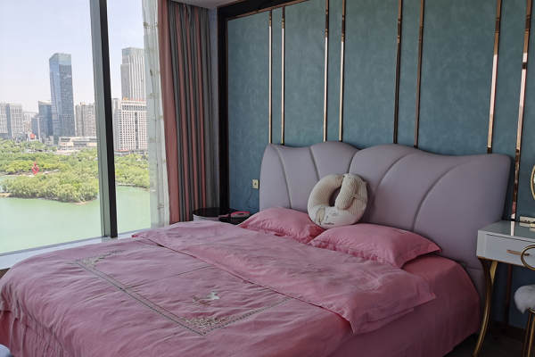 56880元【天鹅湖店湖景轻奢套房】